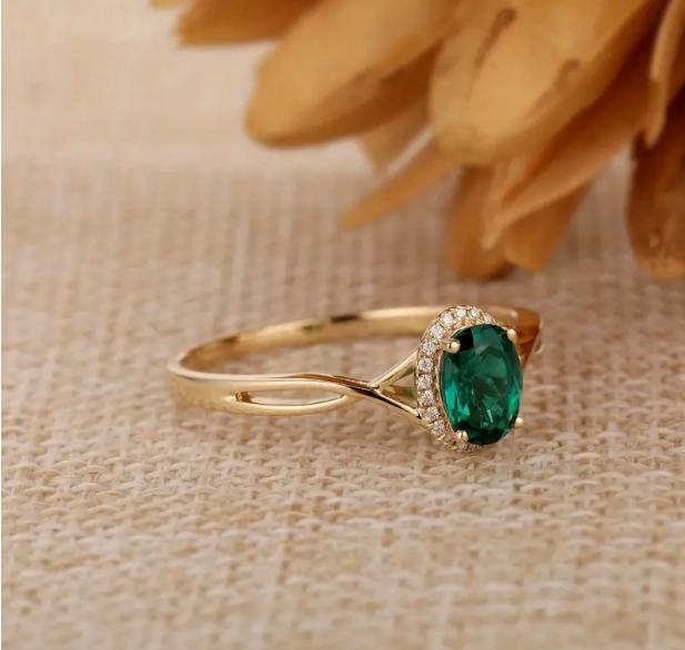 Sparkling Green Cubic Zirconia 21K Gold Ring