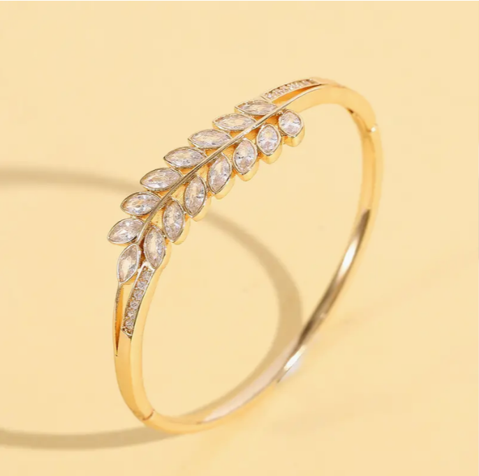 Golden Leaf Elegance 21K Gold Bangle